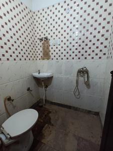 Bathroom Image of 1500 Sq.ft 4 BHK Builder Floor for sale in Swaraj Homes RWA Sethi Enclave Mohan Garden, Uttam Nagar New Delhi for Rs. 6000000