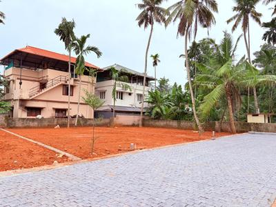 Image of 2392 Sq.ft Residential Plot / Land for sale in Maradu, Kochi for Rs. 1350000