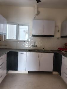 Kitchen Image of 1845 Sq.ft 3 BHK Apartment / Flat for rent in Ansal Crown Heights Area, Sector 80 Faridabad for Rs. 30000
