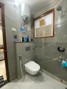 Bathroom Image of 1800 Sq.ft 3 BHK Builder Floor for rent in Sector 21 Gurgaon for Rs. 60000