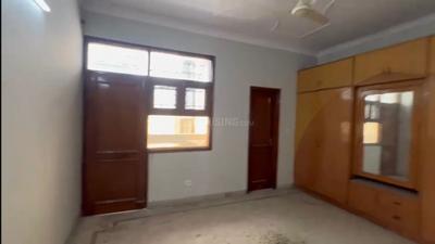 Bedroom Image of 2700 Sq.ft 4 BHK Builder Floor for sale in Janakpuri New Delhi for Rs. 50000000