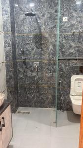 Bathroom Image of 2230 Sq.ft 3 BHK Apartment / Flat for rent in BPTP Green Oaks Boulevard, Sector 70A Gurgaon for Rs. 40000