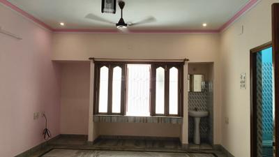 Living Room Image of 900 Sq.ft 2 BHK Apartment / Flat for rent in Keshtopur Kolkata for Rs. 12000