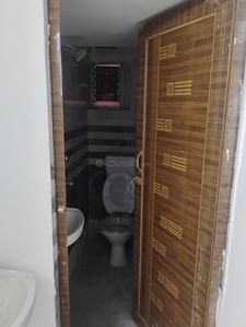 Bathroom Image of 585 Sq.ft 2 BHK Apartment / Flat for sale in Beliaghata Kolkata for Rs. 1750000