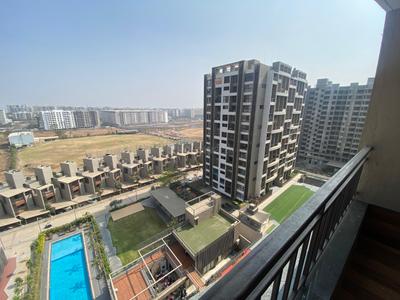 Balcony Image of 1100 Sq.ft 2 BHK Apartment / Flat for rent in Mantra Montana, Dhanori Pune for Rs. 26000