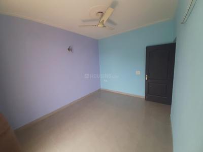 Bedroom Image of 1215 Sq.ft 2 BHK Apartment / Flat for rent in Amrapali Empire, Crossings Republik Ghaziabad for Rs. 17000