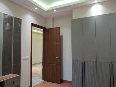 Bedroom Image of 1350 Sq.ft 3 BHK Builder Floor for sale in Paschim Vihar New Delhi for Rs. 28500000