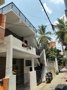 Living Room Image of 2400 Sq.ft 6 BHK Independent House for sale in Ejipura Bengaluru for Rs. 20000000