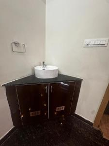 Bathroom Image of 1200 Sq.ft 2 BHK Independent House for rent in Aduru Bengaluru for Rs. 25000