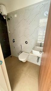Bathroom Image of 650 Sq.ft 2 BHK Apartment / Flat for sale in Nirmiti Seasons, Mulund East Mumbai for Rs. 15200000