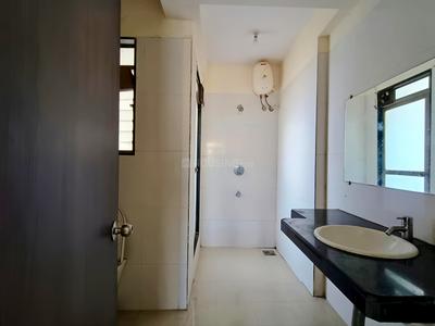 Bathroom Image of 580 Sq.ft 1 BHK Apartment / Flat for rent in Lodha Casa Royale, Thane West Thane for Rs. 24000