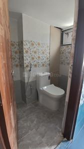 Bathroom Image of 600 Sq.ft 1 RK Apartment / Flat for rent in Kondapur Hyderabad for Rs. 18000
