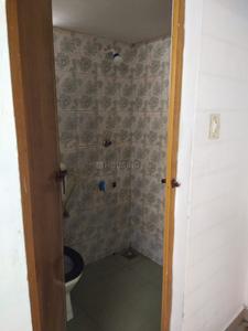 Bathroom Image of 1200 Sq.ft 3 BHK Independent House for rent in Vyttila Kochi for Rs. 35000