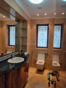 Bathroom Image of 3250 Sq.ft 3 BHK Apartment / Flat for rent in Nariman Point Mumbai for Rs. 800000