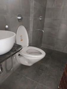 Common Bathroom Image of 985 Sq.ft 2 BHK Apartment / Flat for sale in Samarth Nagar Phase II, Wadgaon Sheri Pune for Rs. 11000000