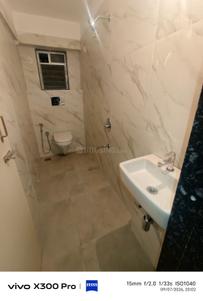 Bathroom Image of 1250 Sq.ft 3 BHK Apartment / Flat for rent in Dadar East Mumbai for Rs. 125000