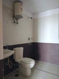 Common Bathroom Image of 1774 Sq.ft 3 BHK Apartment / Flat for sale in Amrapali Platinum, Sector 119 Noida for Rs. 16000000