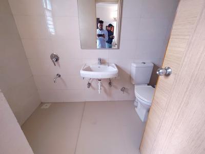 Bathroom Image of 1051 Sq.ft 2 BHK Apartment / Flat for sale in Kumar Palmnest, Pisoli Pune for Rs. 4910000