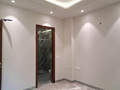Bedroom Image of 1800 Sq.ft 3 BHK Builder Floor for sale in Paschim Vihar New Delhi for Rs. 36000000