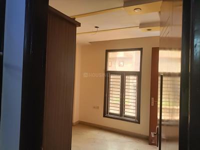 Bedroom Image of 890 Sq.ft 3 BHK Builder Floor for sale in Krishna Nagar New Delhi for Rs. 6500000