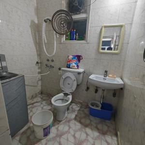 Bathroom Image of 2000 Sq.ft 3 BHK Builder Floor for sale in Ansal Florence Elite, Sector 57 Gurgaon for Rs. 18200000