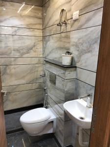 Bathroom Image of 1450 Sq.ft 3 BHK Builder Floor for rent in Ramesh Nagar New Delhi for Rs. 34000