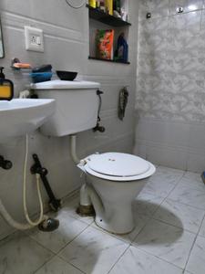 Common Bathroom Image of 2200 Sq.ft 3 BHK Builder Floor for rent in Palam Vihar Gurgaon for Rs. 35000