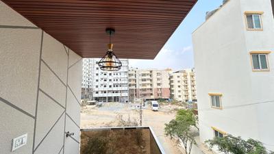 Balcony Image of 550 Sq.ft 1 BHK Apartment / Flat for rent in Kadubeesanahalli Bengaluru for Rs. 34000
