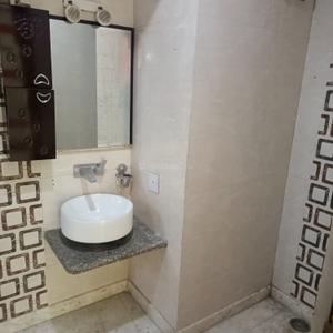 Image of 900 Sq.ft 3 BHK Builder Floor for sale in Shalimar Bagh, New Delhi for Rs. 19000000