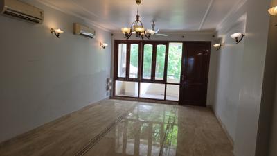 Living Room Image of 3300 Sq.ft 3 BHK Apartment / Flat for sale in Ambience Lagoon, DLF Phase 3 Gurgaon for Rs. 70000000