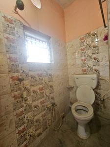 Bathroom Image of 955 Sq.ft 2 BHK Apartment / Flat for sale in Keshtopur Kolkata for Rs. 3000000