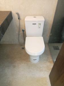 Common Bathroom Image of 1121 Sq.ft 3 BHK Apartment / Flat for sale in Kalpataru Magnus, Bandra East Mumbai for Rs. 75000000