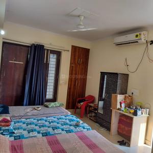 Bedroom Image of Apna niwas pg  in Sector 18, Noida