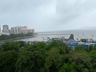 Balcony Image of 750 Sq.ft 1 BHK Apartment / Flat for rent in Cuffe Parade Mumbai for Rs. 115000