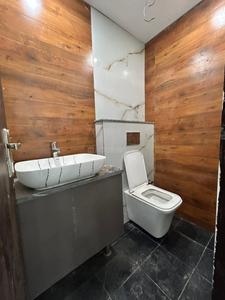 Bathroom Image of 3700 Sq.ft 4 BHK Builder Floor for rent in Palam Vihar Gurgaon for Rs. 70000