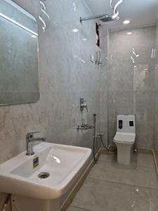 Common Bathroom Image of 810 Sq.ft 3 BHK Apartment / Flat for sale in Dwarka Mor New Delhi for Rs. 5700000