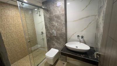 Bathroom Image of 809 Sq.ft 1 RK Apartment / Flat for sale in Parx Laureate, Sector 108 Noida for Rs. 13750000