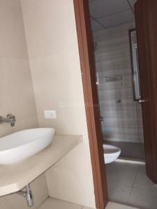 Bathroom Image of 1200 Sq.ft 3 BHK Apartment / Flat for rent in New Alkapuri Vadodara for Rs. 27000
