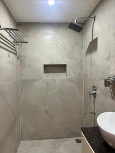 Bathroom Image of 1250 Sq.ft 3 BHK Independent House for rent in Clement Town Dehradun for Rs. 25000