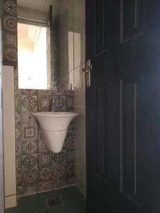 Common Bathroom Image of 3028 Sq.ft 4 BHK Apartment / Flat for sale in Dasnac Burj, Sector 75 Noida for Rs. 50000000