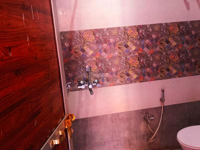 Bathroom Image of 650 Sq.ft 2 BHK Independent House for rent in Gomti Nagar Lucknow for Rs. 8500