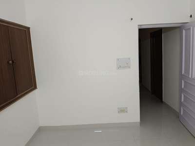 Bedroom Image of 1800 Sq.ft 3 BHK Builder Floor for rent in Preet Vihar New Delhi for Rs. 40000