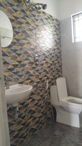 Bathroom Image of 600 Sq.ft 1 BHK Builder Floor for rent in Koramangala Bengaluru for Rs. 35000