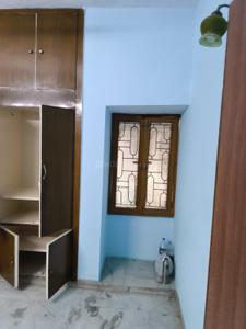Bedroom Image of 1700 Sq.ft 2 BHK Independent House for rent in Sector 31 Noida for Rs. 30000