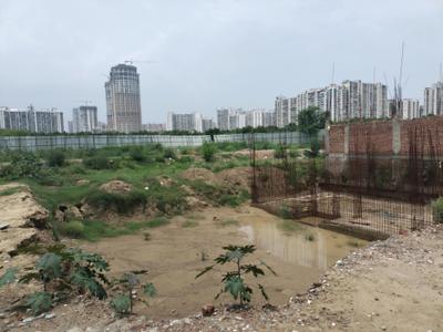 Image of 6300 Sq.ft Residential Plot / Land for sale in Centrum Estates 76, Sector 76, Noida for Rs. 140000000
