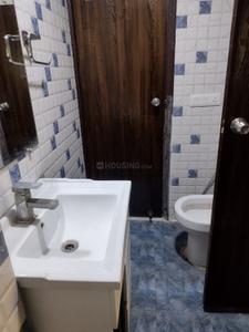Bathroom Image of 1880 Sq.ft 3 BHK Apartment / Flat for rent in Arocon Golf Ville, Crossings Republik Ghaziabad for Rs. 30000