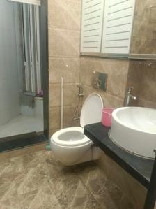 Common Bathroom Image of 1080 Sq.ft 2 BHK Apartment / Flat for sale in Lokhandwala Octacrest, Kandivali East Mumbai for Rs. 25000000