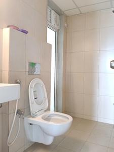Common Bathroom Image of 1100 Sq.ft 3 BHK Apartment / Flat for rent in Godrej Emerald, Kasarvadavali Thane for Rs. 45000
