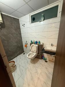 Bathroom Image of 1350 Sq.ft 3 BHK Apartment / Flat for sale in Ubber Mews Gate, Aujala Mohali for Rs. 8500000