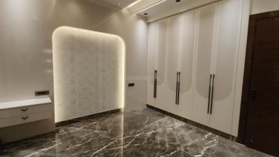 Bedroom Image of 2200 Sq.ft 4 BHK Builder Floor for sale in Kaushambi Ghaziabad for Rs. 32500000